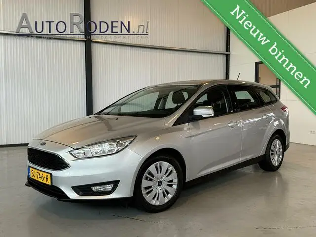 Photo 1 : Ford Focus 2018 Petrol