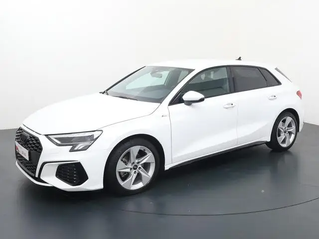 Photo 1 : Audi A3 2023 Petrol