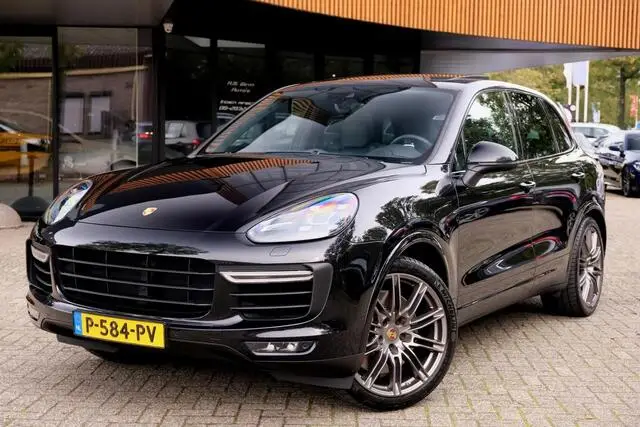 Photo 1 : Porsche Cayenne 2017 Essence