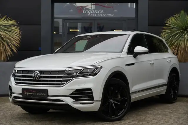 Photo 1 : Volkswagen Touareg 2022 Hybrid