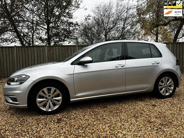 Photo 1 : Volkswagen Golf 2019 Petrol