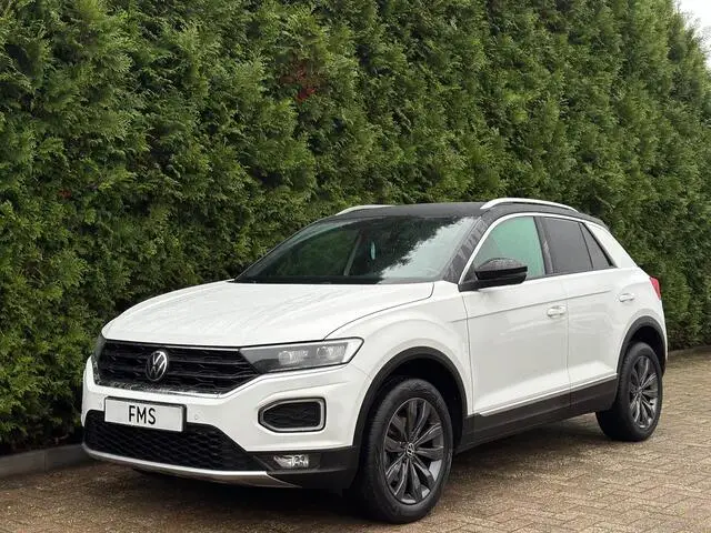 Photo 1 : Volkswagen T-roc 2022 Essence