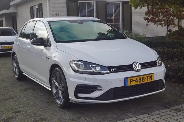 Photo 1 : Volkswagen Golf 2019 Essence