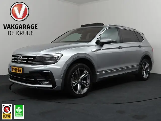 Photo 1 : Volkswagen Tiguan 2020 Essence