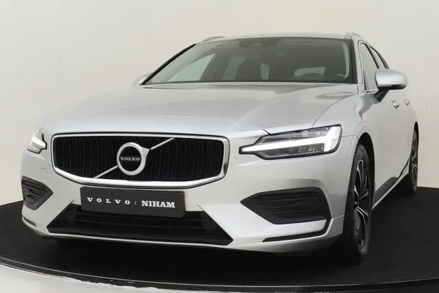 Photo 1 : Volvo V60 2021 Hybride