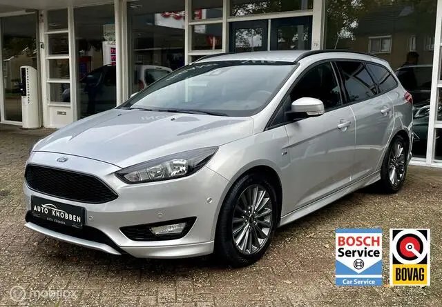 Photo 1 : Ford Focus 2018 Petrol