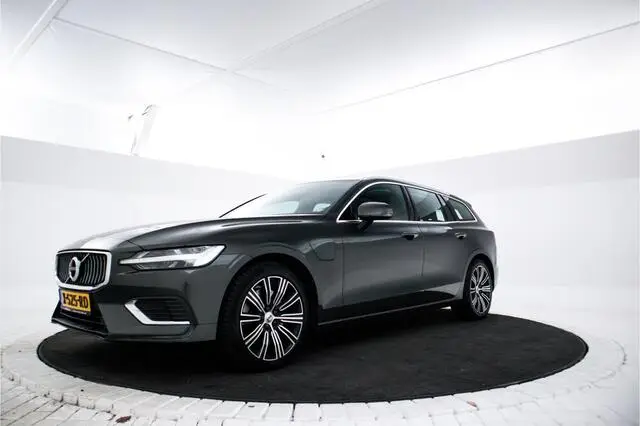 Photo 1 : Volvo V60 2019 Hybride