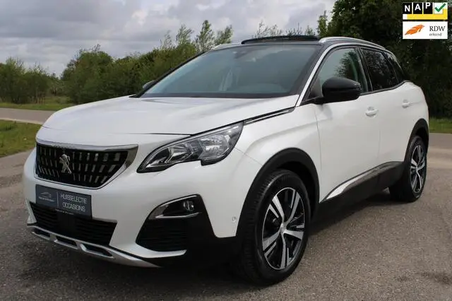 Photo 1 : Peugeot 3008 2018 Essence