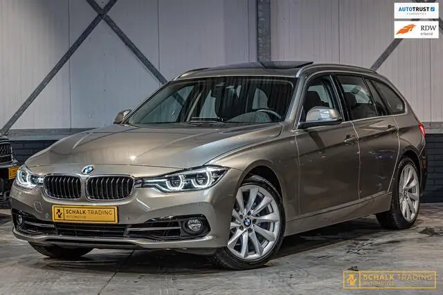 Photo 1 : Bmw Serie 3 2018 Essence