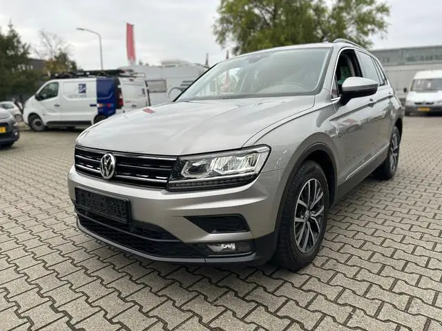 Photo 1 : Volkswagen Tiguan 2019 Petrol