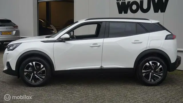 Photo 1 : Peugeot 2008 2020 Petrol