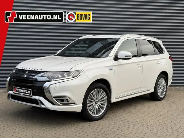 Photo 1 : Mitsubishi Outlander 2019 Hybrid