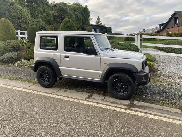 Photo 1 : Suzuki Jimny 2023 Essence