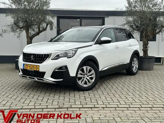 Photo 1 : Peugeot 3008 2019 Essence