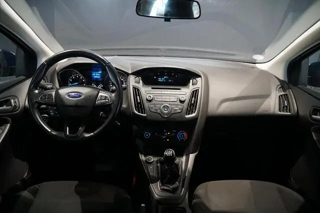 Photo 1 : Ford Focus 2015 Essence