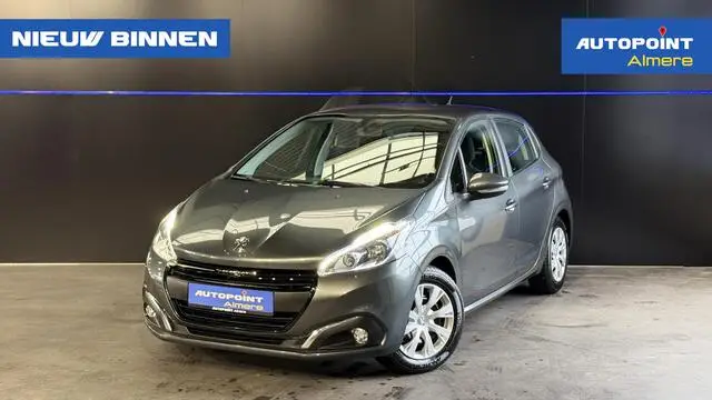 Photo 1 : Peugeot 208 2015 Essence