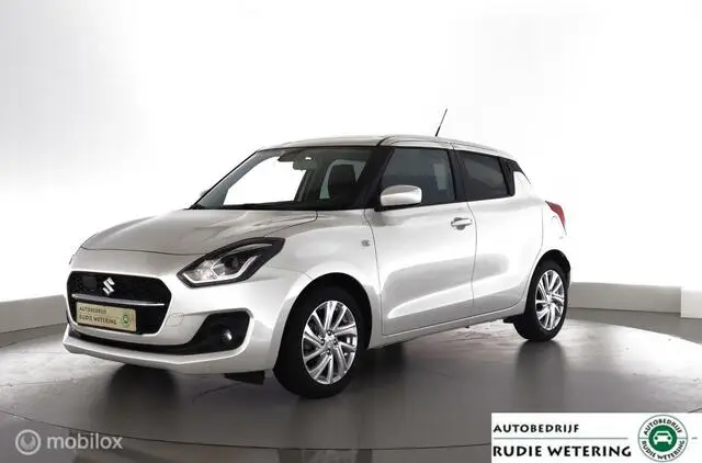 Photo 1 : Suzuki Swift 2024 Petrol