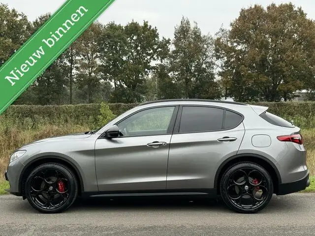 Photo 1 : Alfa Romeo Stelvio 2020 Essence