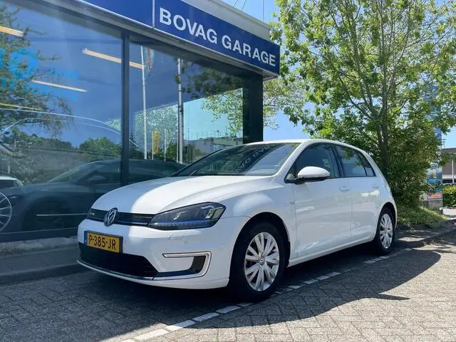 Photo 1 : Volkswagen Golf 2017 Électrique