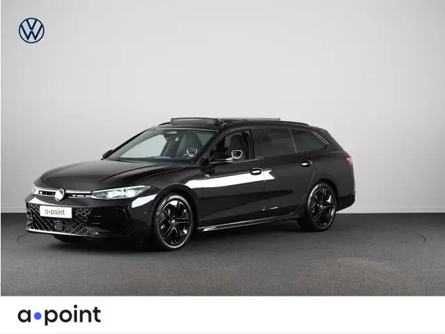 Photo 1 : Volkswagen Passat 2024 Petrol