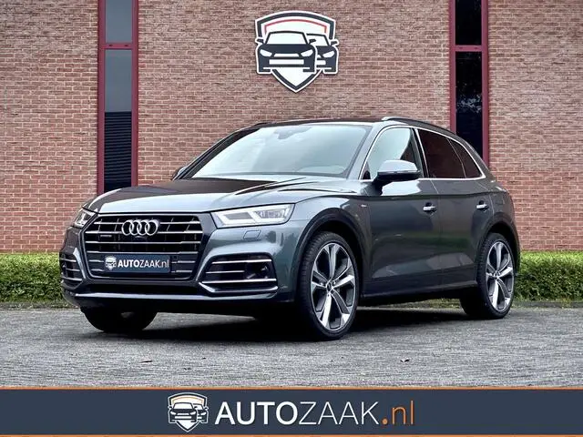 Photo 1 : Audi Q5 2020 Hybrid