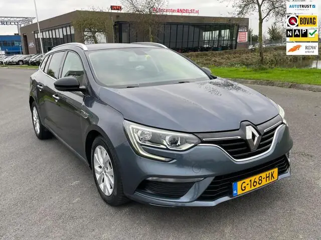 Photo 1 : Renault Megane 2019 Petrol