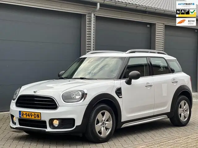 Photo 1 : Mini Countryman 2017 Essence