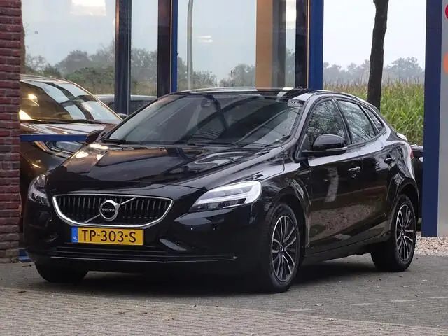 Photo 1 : Volvo V40 2018 Essence