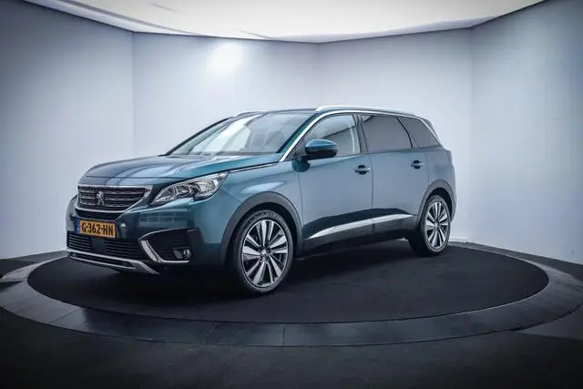 Photo 1 : Peugeot 5008 2019 Essence