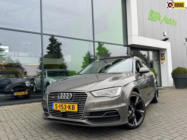 Photo 1 : Audi A3 2015 Hybride