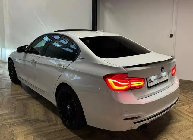 Photo 1 : Bmw Serie 3 2018 Hybride