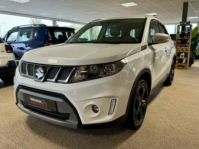 Photo 1 : Suzuki Vitara 2017 Petrol