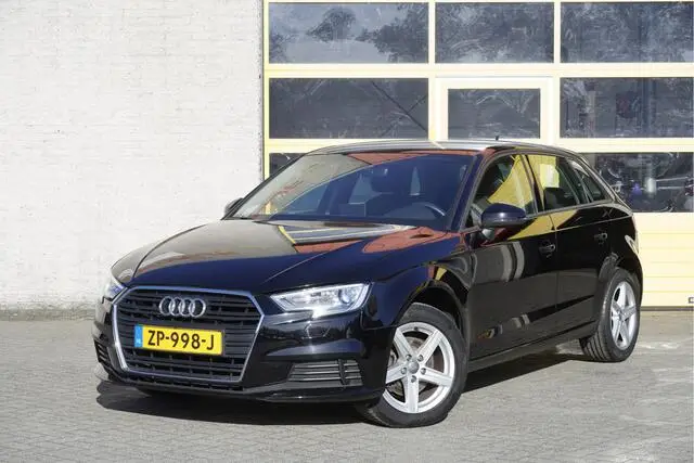 Photo 1 : Audi A3 2019 Essence