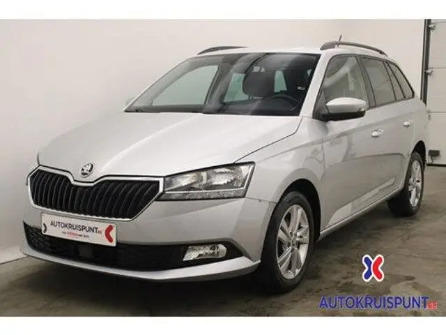 Photo 1 : Skoda Fabia 2021 Petrol