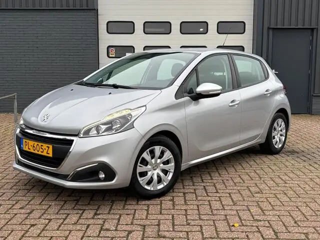 Photo 1 : Peugeot 208 2017 Petrol