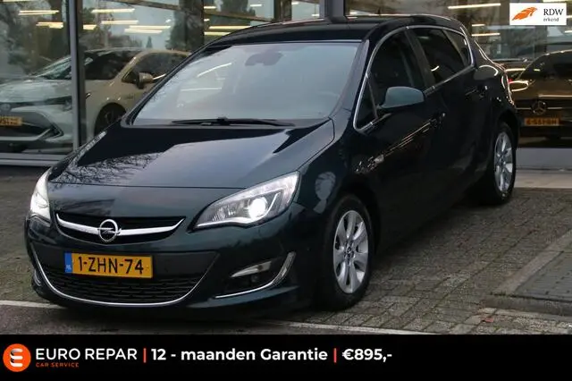 Photo 1 : Opel Astra 2015 Petrol