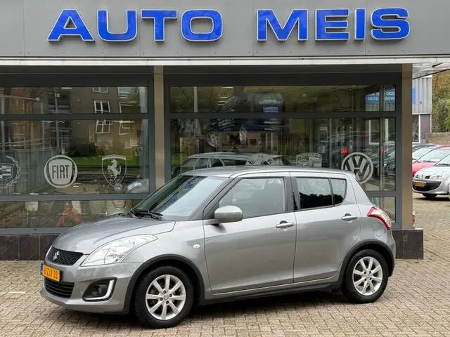 Photo 1 : Suzuki Swift 2015 Petrol