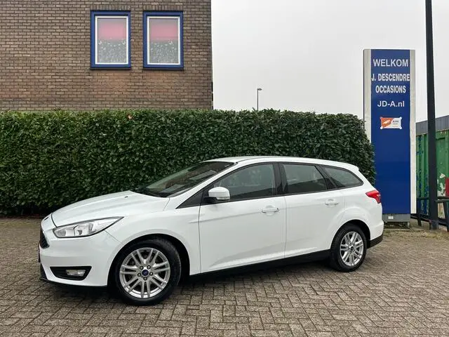 Photo 1 : Ford Focus 2017 Petrol