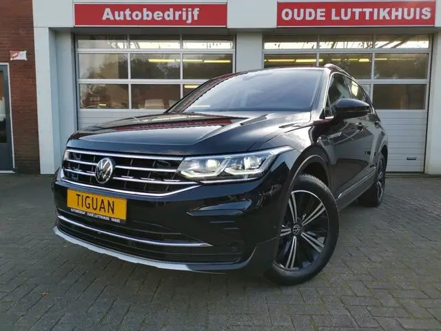 Photo 1 : Volkswagen Tiguan 2021 Essence