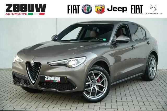 Photo 1 : Alfa Romeo Stelvio 2018 Petrol