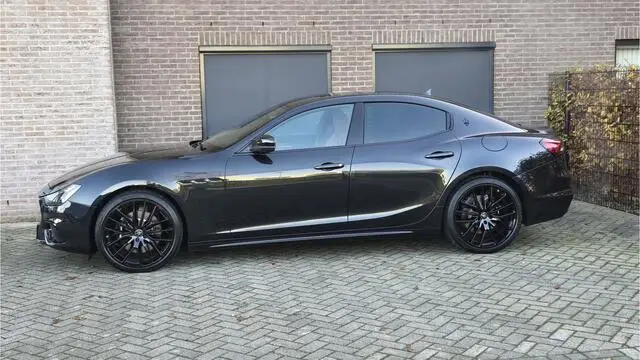 Photo 1 : Maserati Ghibli 2023 Petrol