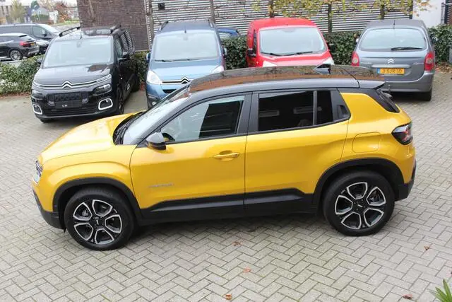 Photo 1 : Jeep Avenger 2023 Électrique