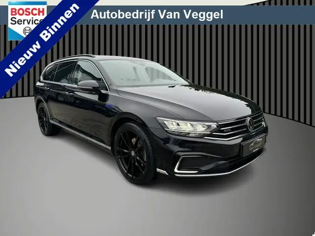 Photo 1 : Volkswagen Passat 2021 Hybride