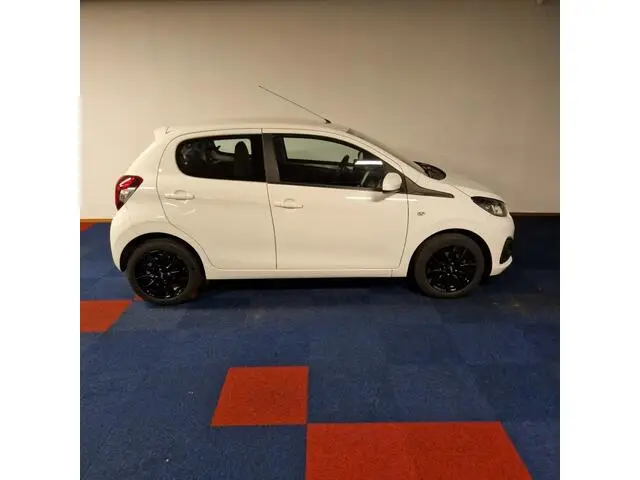 Photo 1 : Peugeot 108 2016 Petrol