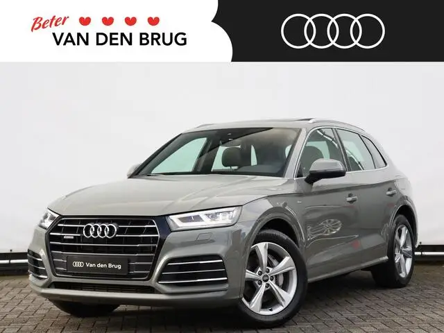 Photo 1 : Audi Q5 2021 Hybride