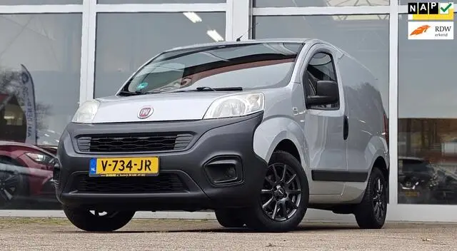 Photo 1 : Fiat Fiorino 2016 Petrol