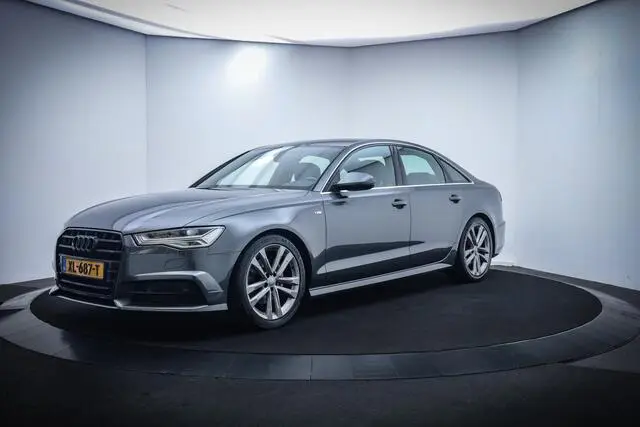 Photo 1 : Audi A6 2019 Petrol