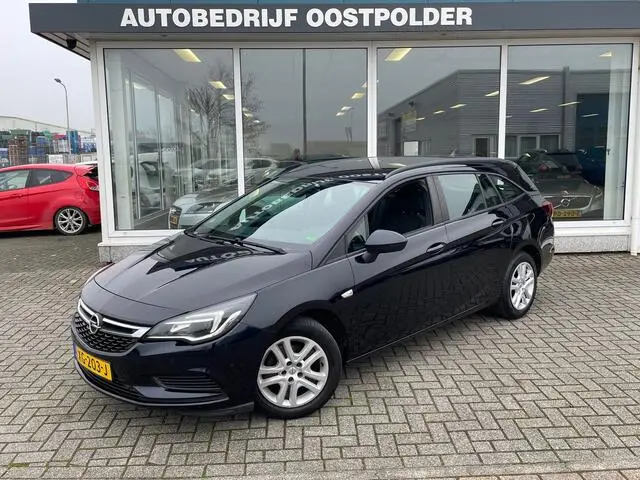 Photo 1 : Opel Astra 2018 Essence