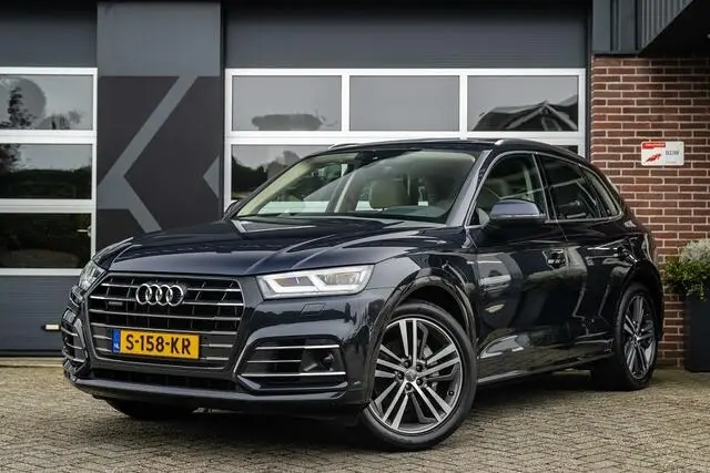 Photo 1 : Audi Q5 2020 Hybride