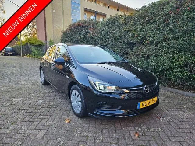 Photo 1 : Opel Astra 2017 Petrol